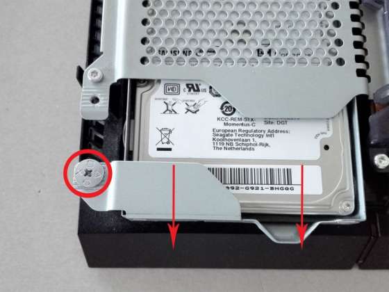Come Sostituire l'Hard Disk della PS4